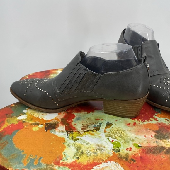 Circus by Sam Edelman Helena Studded Ankle Boots Womens Size 9.5M Gray Slip-on - Picture 4 of 13